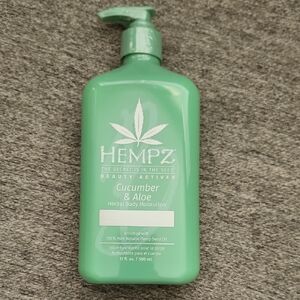 Hempz Cucumber & Aloe Herbal Body Moisturizer - Mint Green Bottle